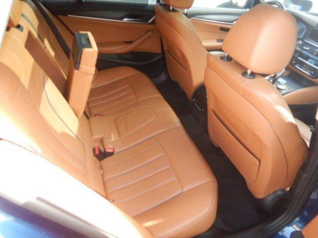 BMW 530 e xDrive Touring Luxury *** IVA ESPOSTA ***