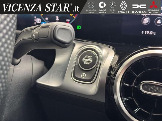 MERCEDES-BENZ GLB 180 d PREMIUM AMG