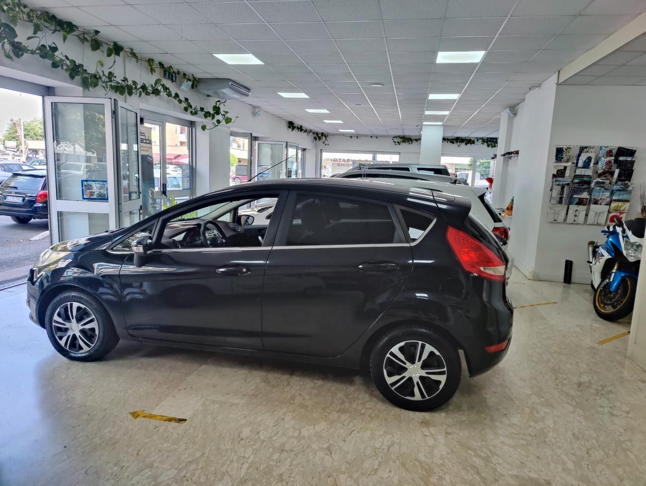 Ford Fiesta 1.4 TDCi 68CV 5 porte NAVIGATORE