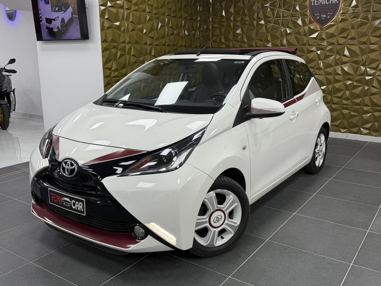 Toyota Aygo 1.0 VVT-i 69 CV 5 porte x-wave TSS