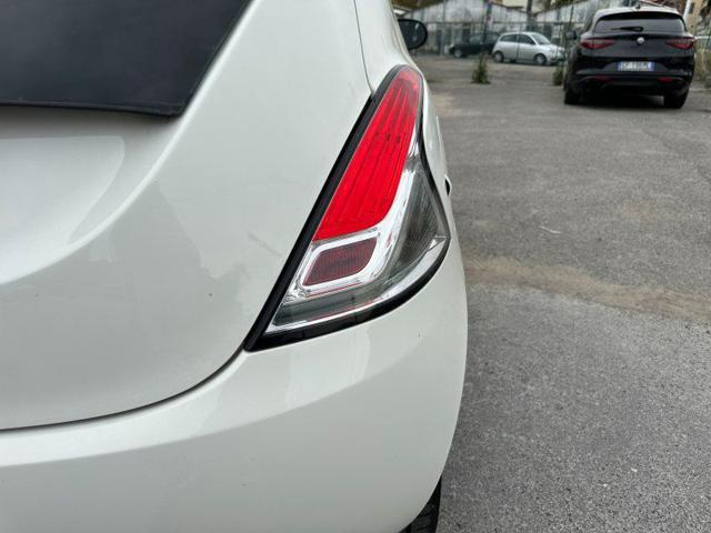 LANCIA Ypsilon 1.2 69 CV 5 porte NEOPATENTATI