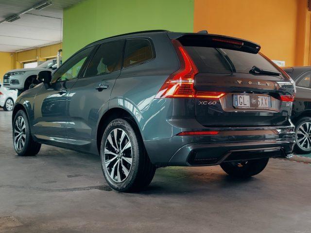 VOLVO XC60 B4 (d) AWD automatico Plus Dark