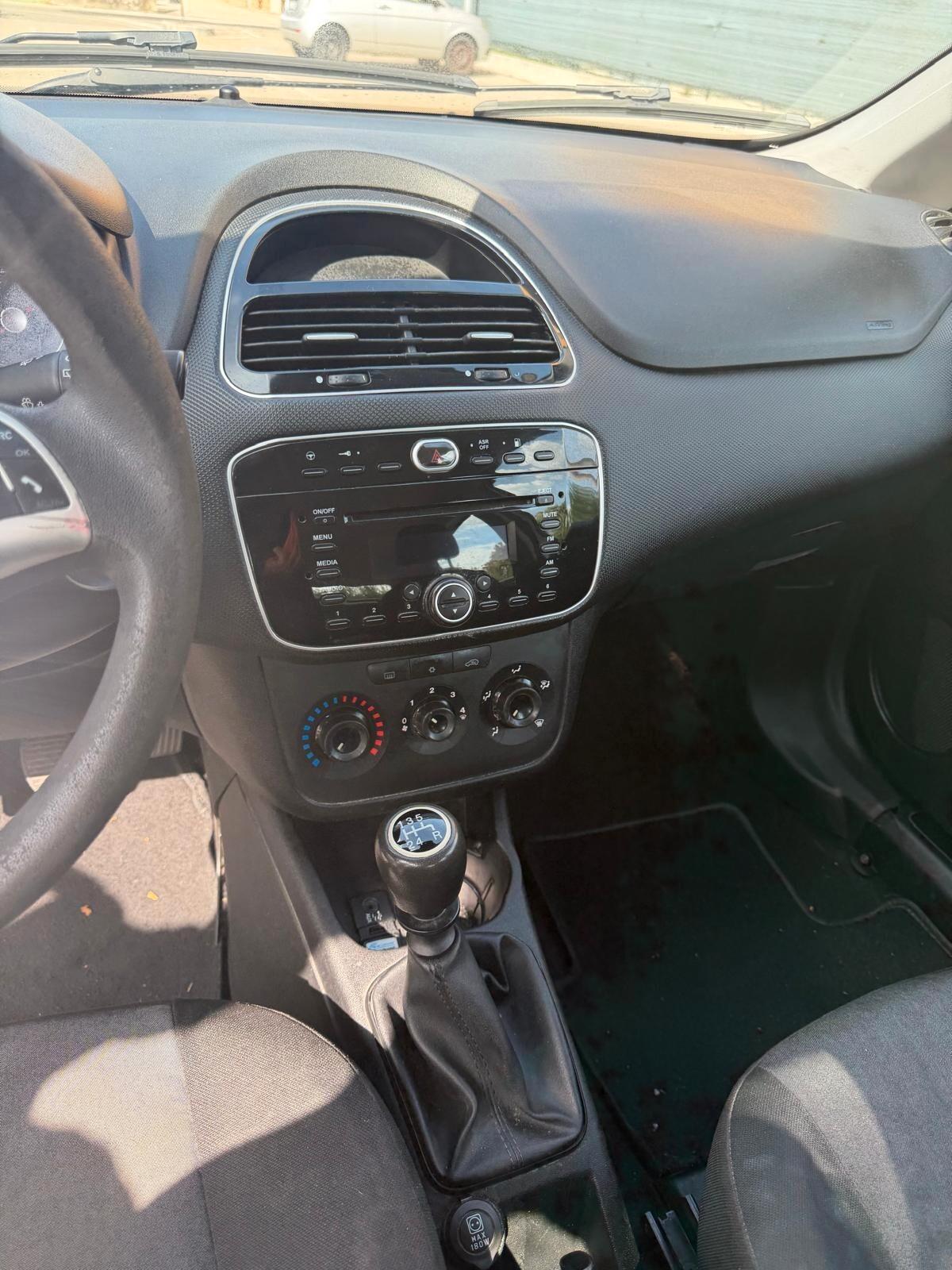 Fiat Punto 1.4 METANO - NEOPATENTATI - 12 MESI DI GARANZIA -