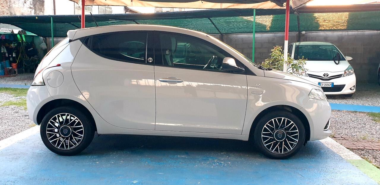 LANCIA YPSILON 1.2 BENZINA 2017 G.P.L DI CASA EURO6