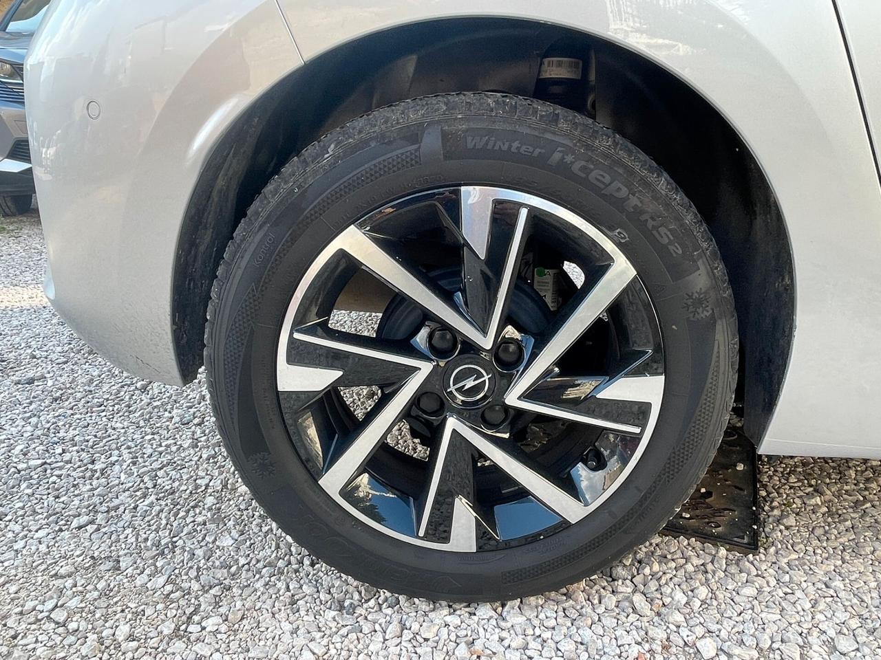 Opel Corsa 1.2 GS LINE