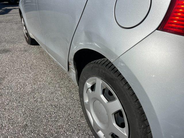 TOYOTA Yaris 1.0 5 porte