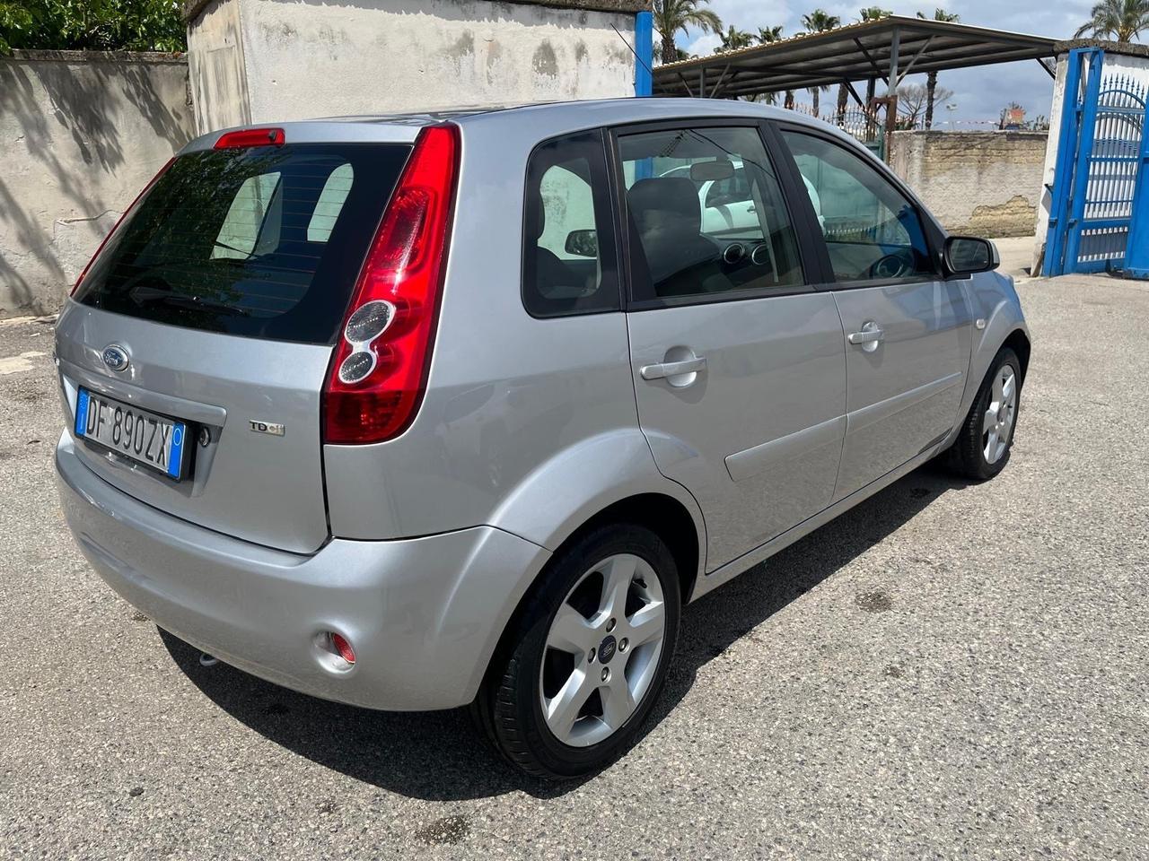 Ford fiesta 5 P-1.4 tdci- km 90000-2007