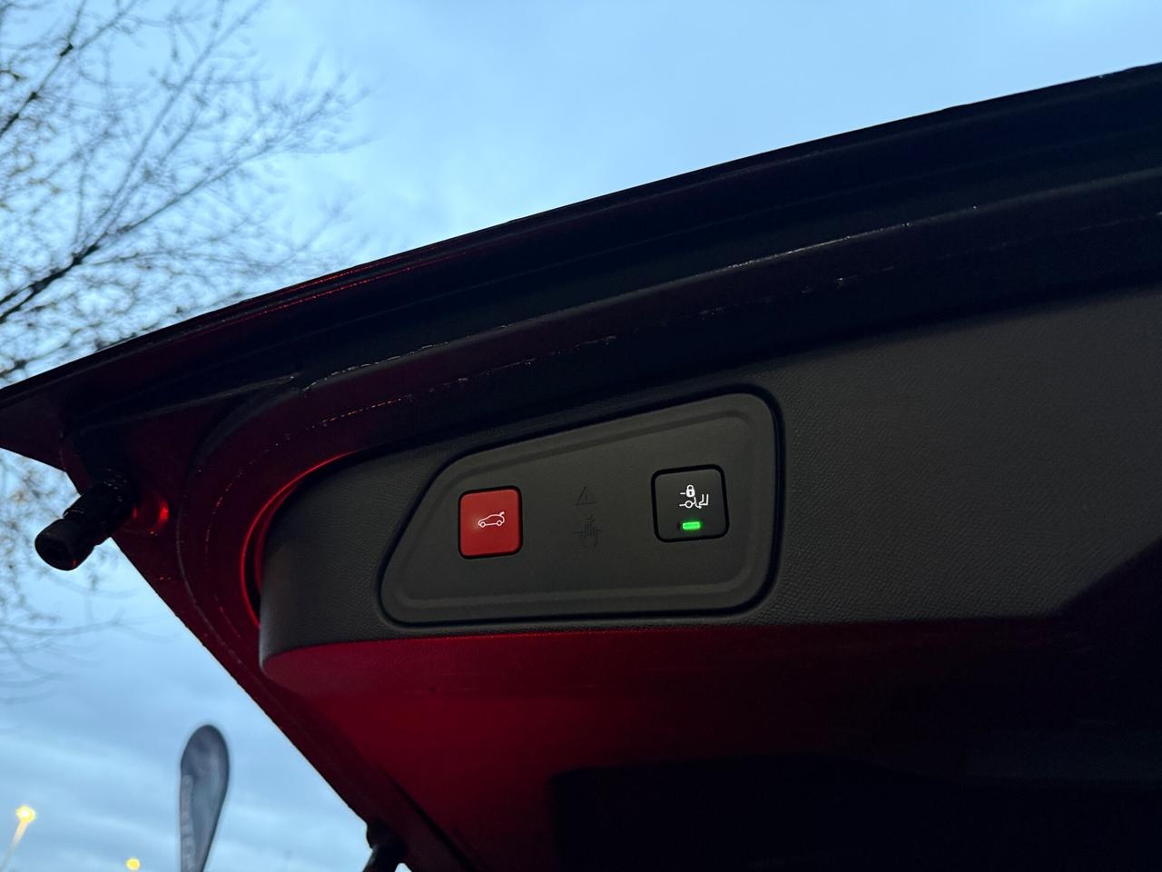 Peugeot 3008 Hybrid 225 e-EAT8 Allure