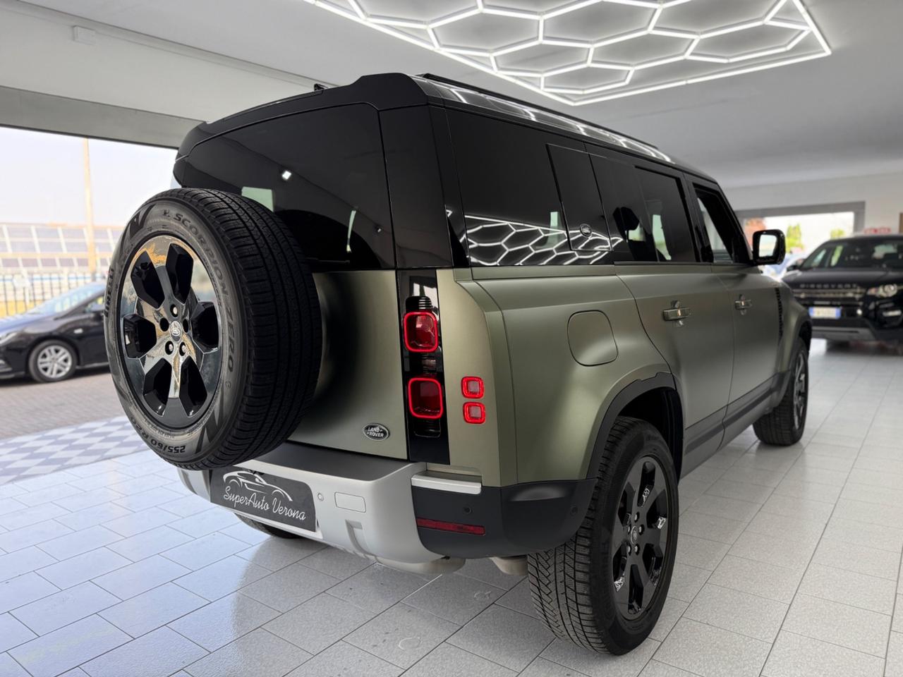 Land Rover Defender 110 3.0D I6 250 CV AWD Auto X-Dynamic HSE