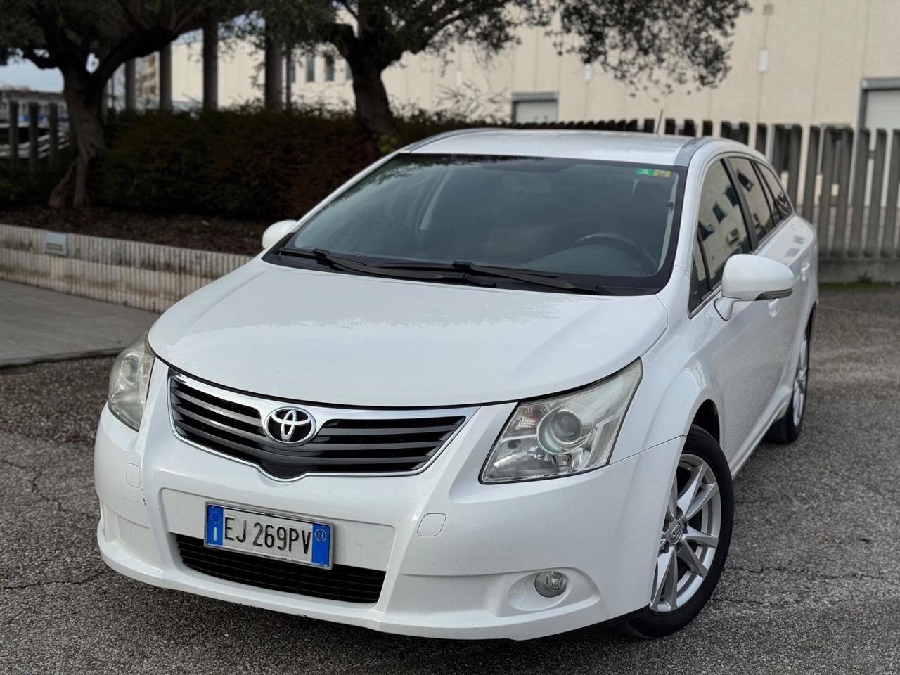 Toyota Avensis 2.0 D-4D 126cv Solo per Export