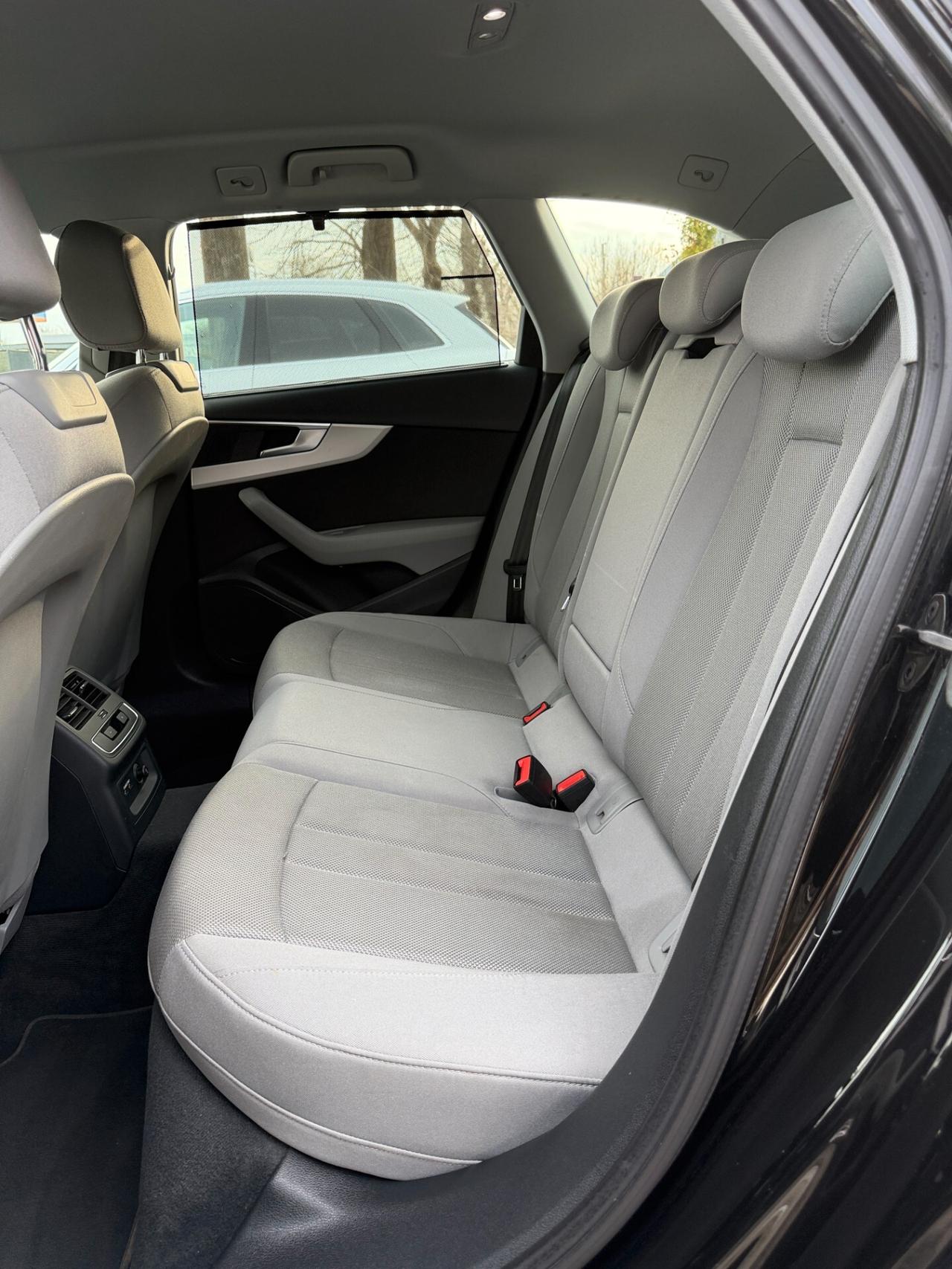 Audi A4 Avant 35 TDI/163 CV S tronic Business Advanced