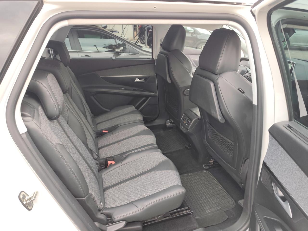 Peugeot 5008 1.5 BlueHDi 130cv 7 POSTI