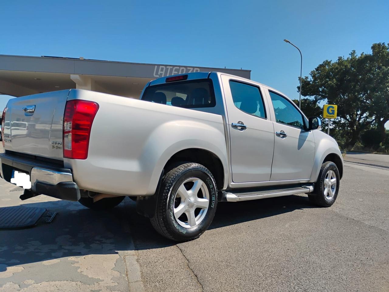 Isuzu D-Max 2.5 Dop Cab Quasar A/T 4WD GANCIO TRAINO