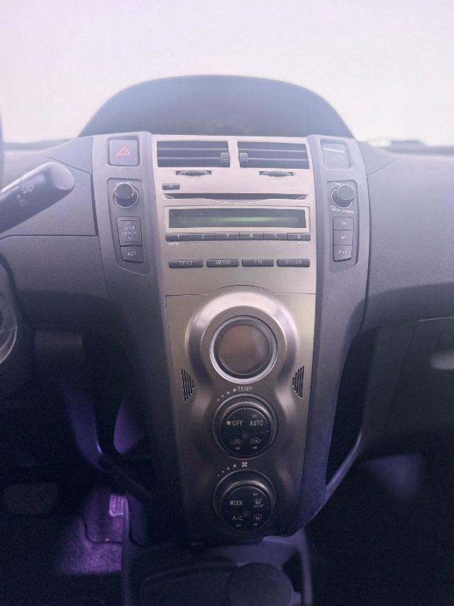 TOYOTA Yaris 1.3 5 porte M-MT Sol