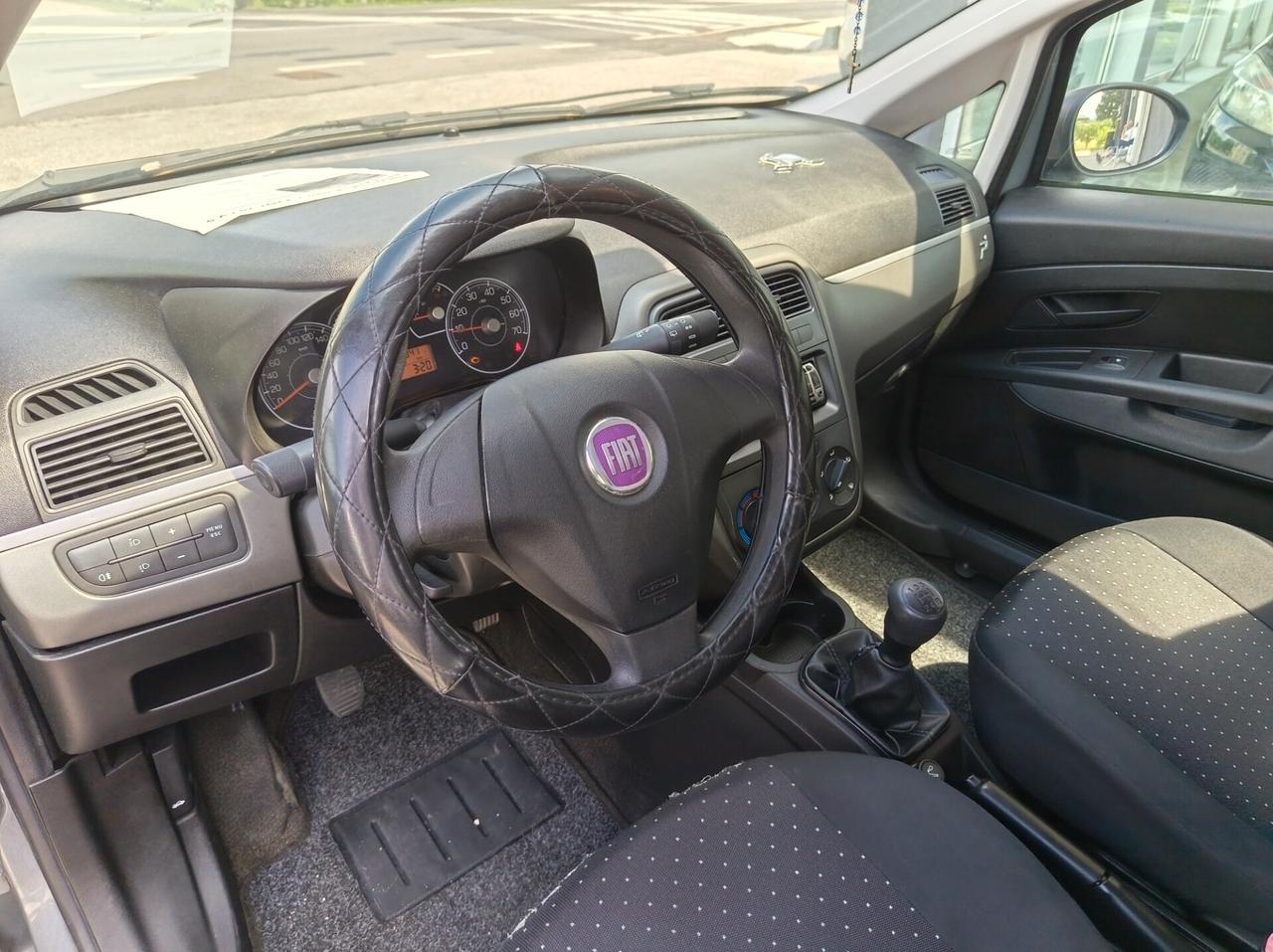 Fiat Grande Punto 1.3 MJT 75 CV 5 p - LEGGI