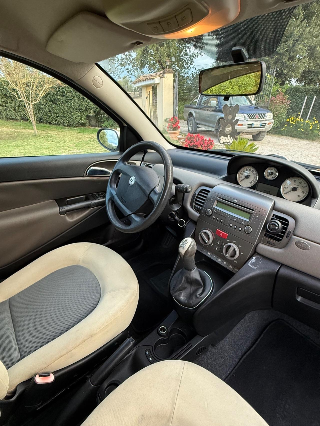 Lancia Ypsilon 1.3 MJT 75 CV Argento