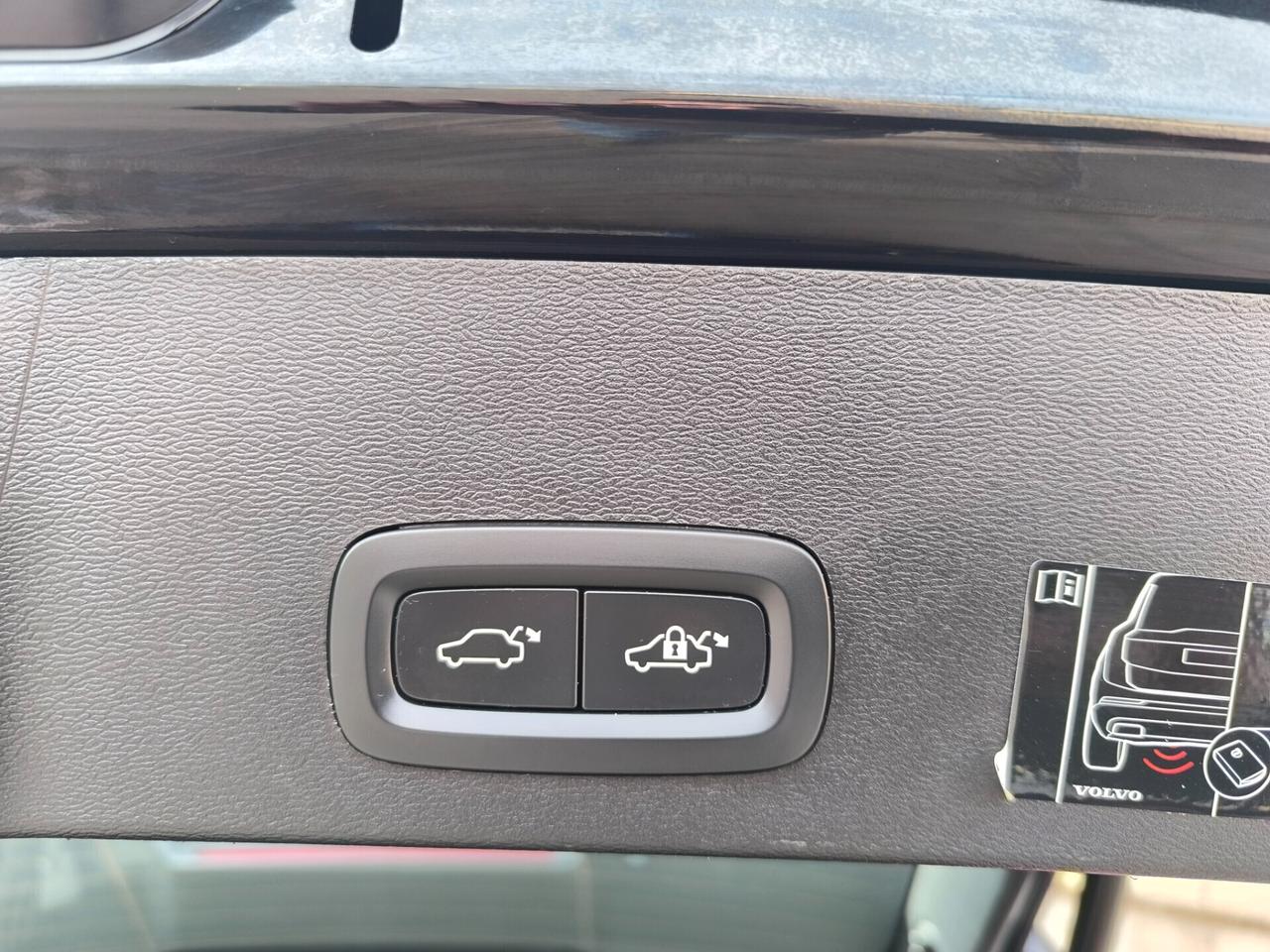 VOLVO XC40 D3 AWD GEARTRONIC BIXENO/NAVI/RETROCAMERA