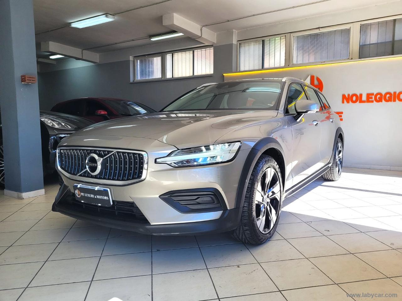 VOLVO V60 Cross Country D4 AWD Geartr. BUSINESS PLUS UNIPRO*CERT