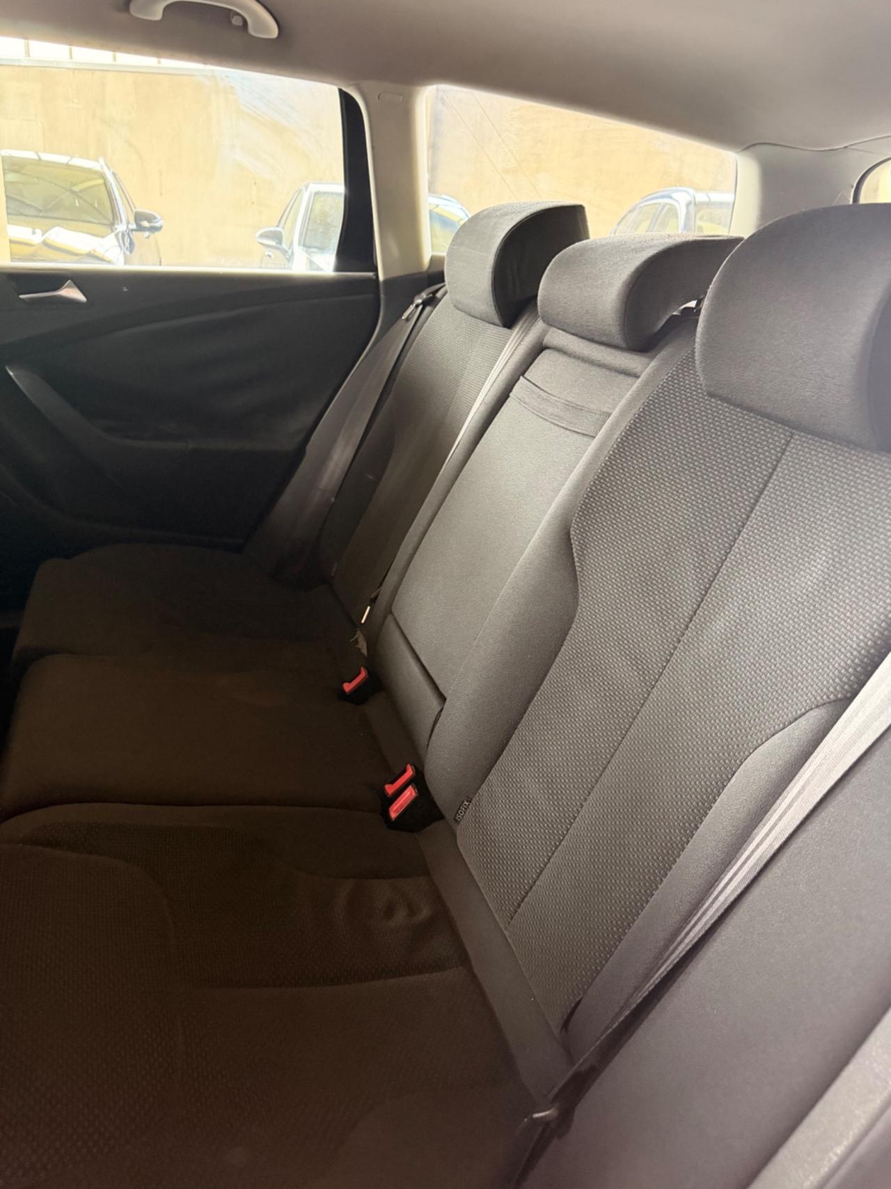 Volkswagen Passat 2.0 TDI DPF Var. DSG Comfortline