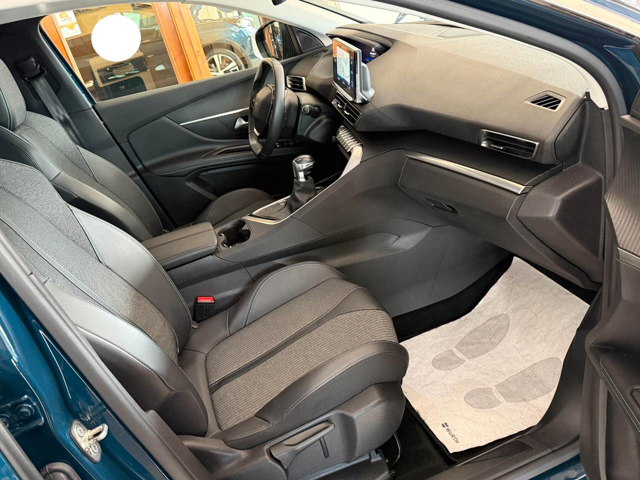 Peugeot 3008 1.5 BLUEHDI 130 cv. ALLURE (Nav)