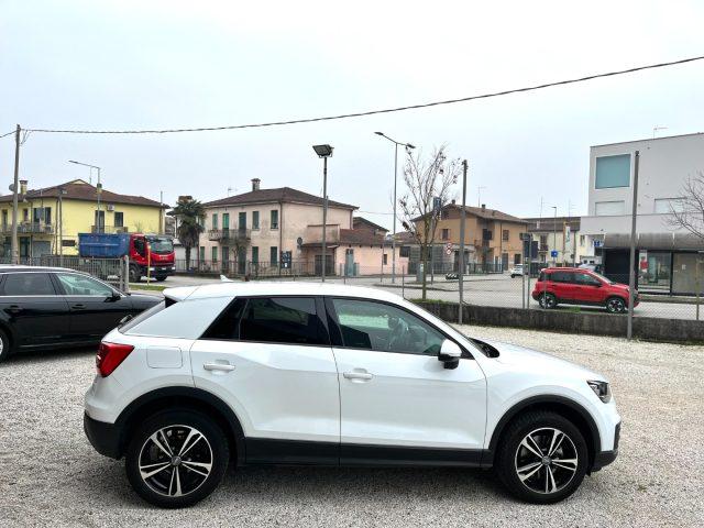 AUDI Q2 1.0 TFSI Business