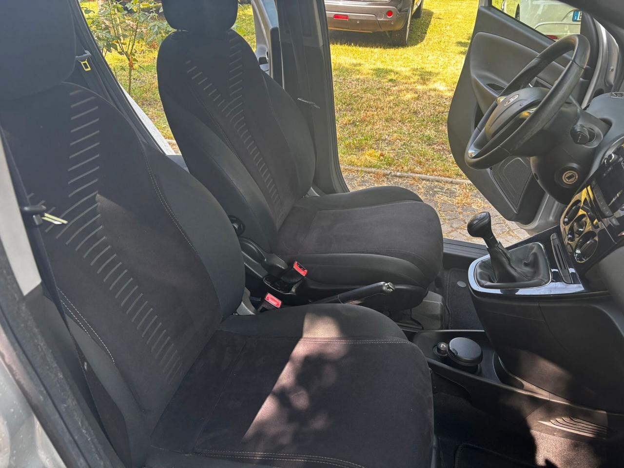Lancia Ypsilon 1.3 MJT 16V 95 CV 5 porte S&S Silver IDONEA PER NEOPATENTATI UNICO PROPRIETARIO