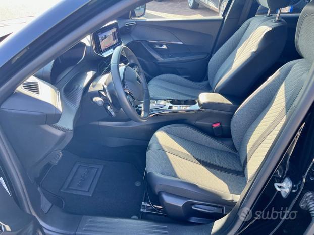 PEUGEOT 2008 PureTech 130 S&S EAT8 Allure