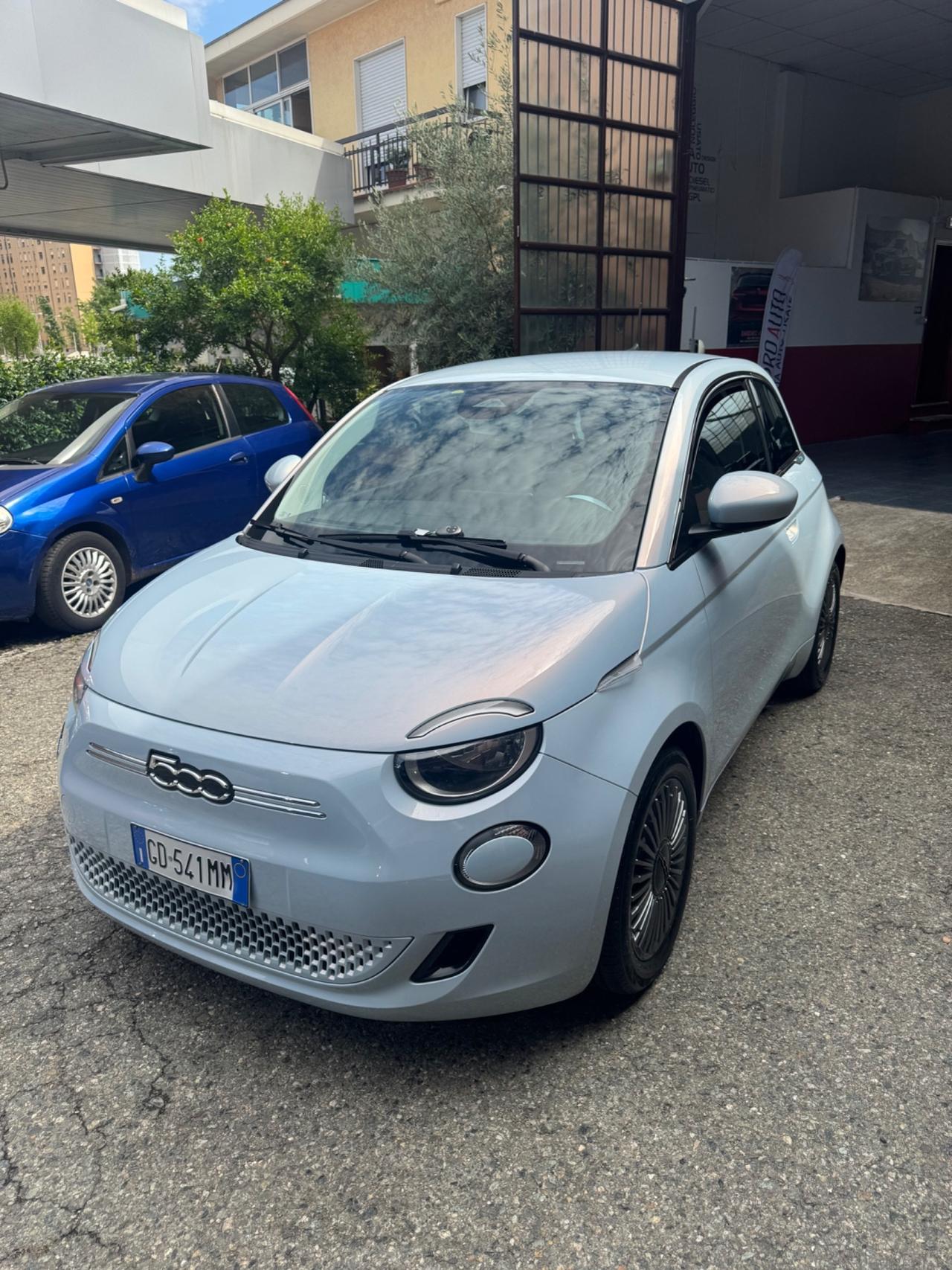 Fiat 500 500e Berlina 42 kWh Icon