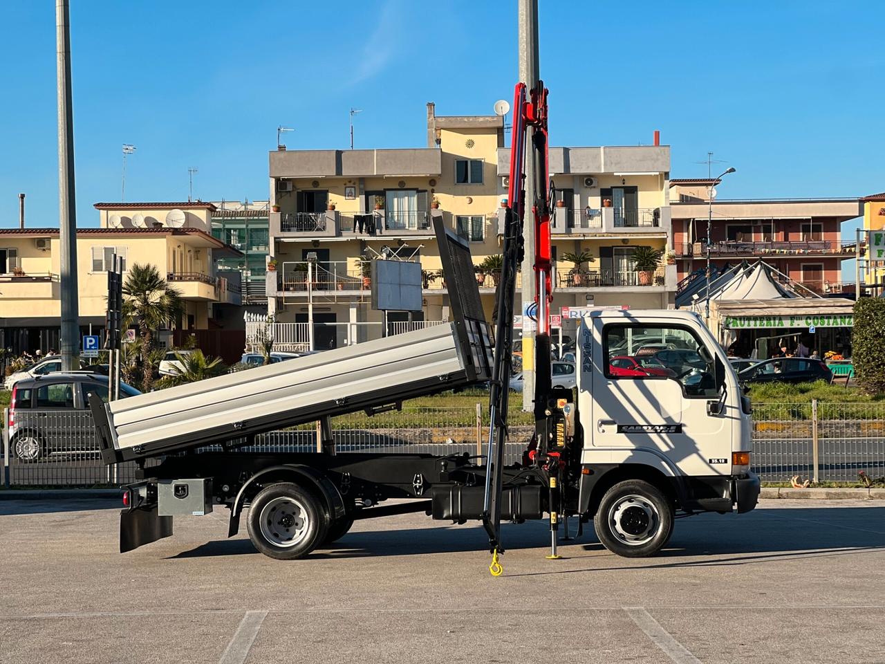 NISSAN CABSTAR GRU E RIBALTABILE ANNO 2001 CILINDRATA 3000