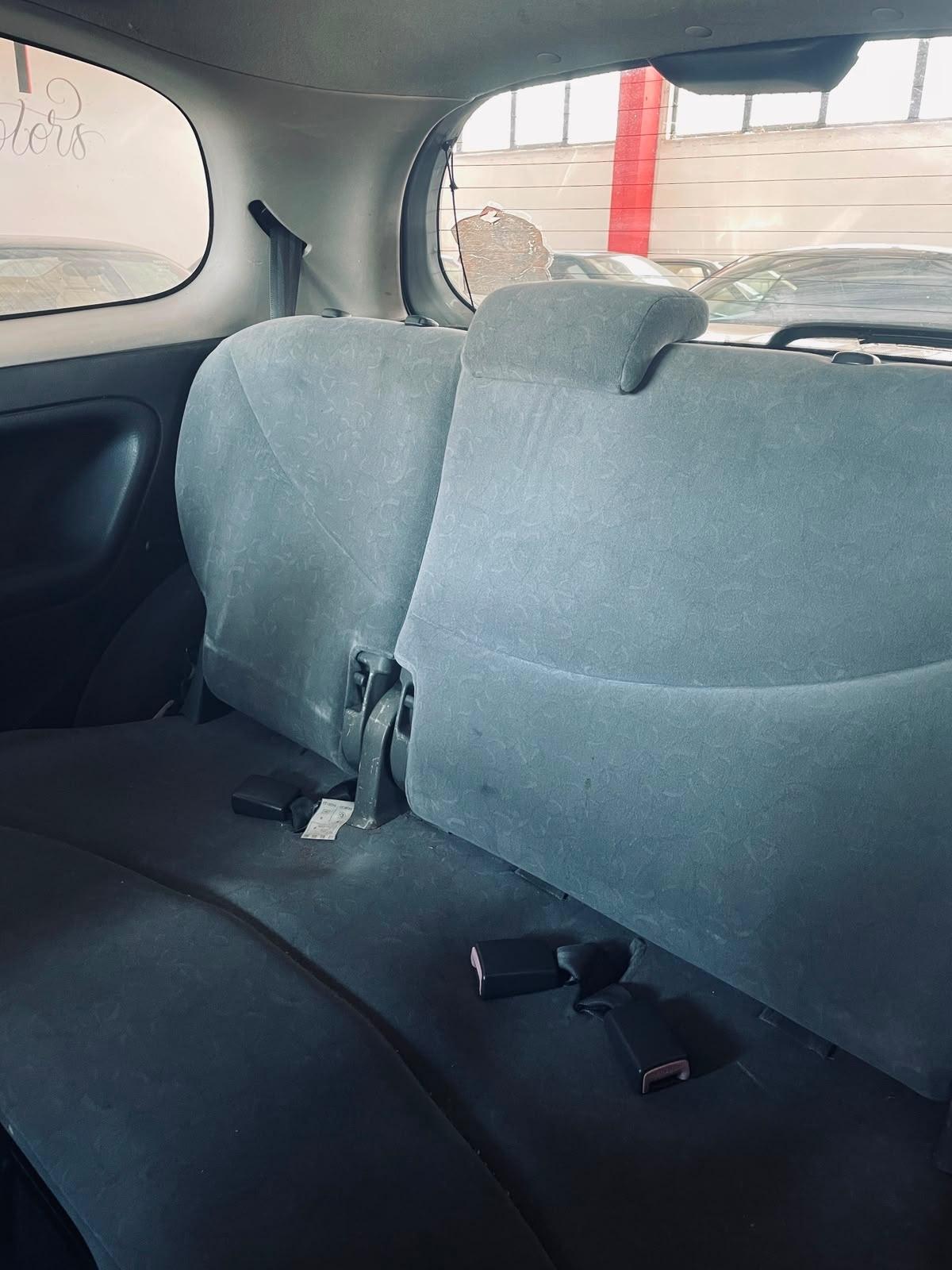 Toyota Yaris 1.0 Semi Automatica PERMUTE RATE