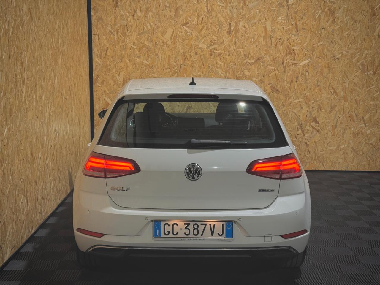 Volkswagen Golf 7.5 1.5 TGI DSG