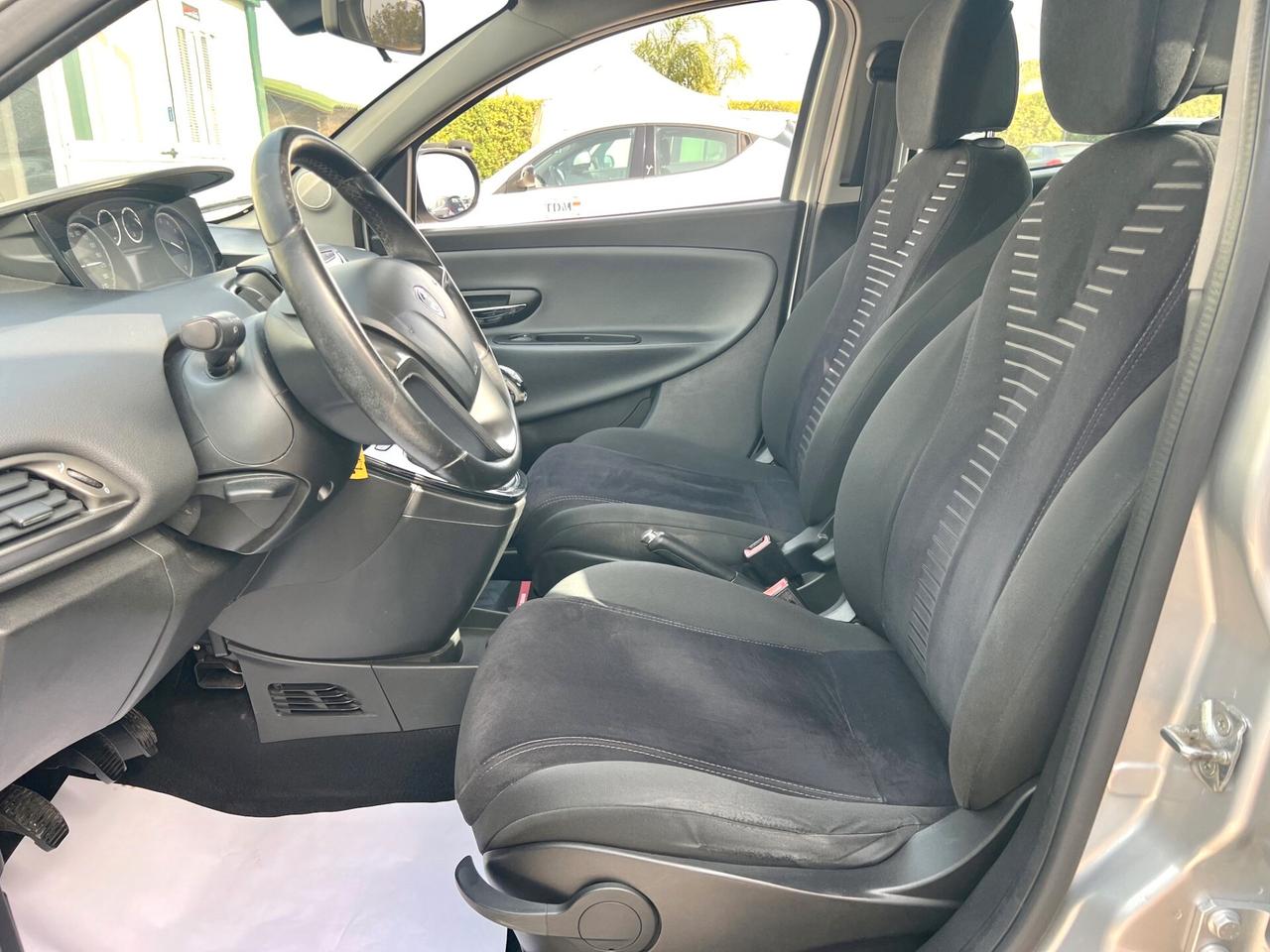 Lancia Ypsilon 1.2 5 porte