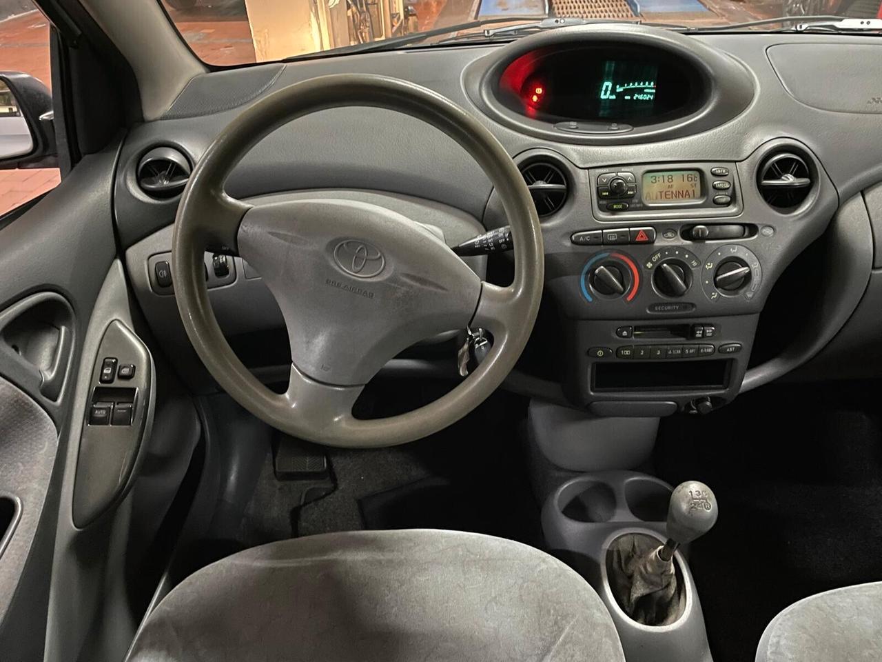 Toyota Yaris 1.0i 16V cat 5 porte