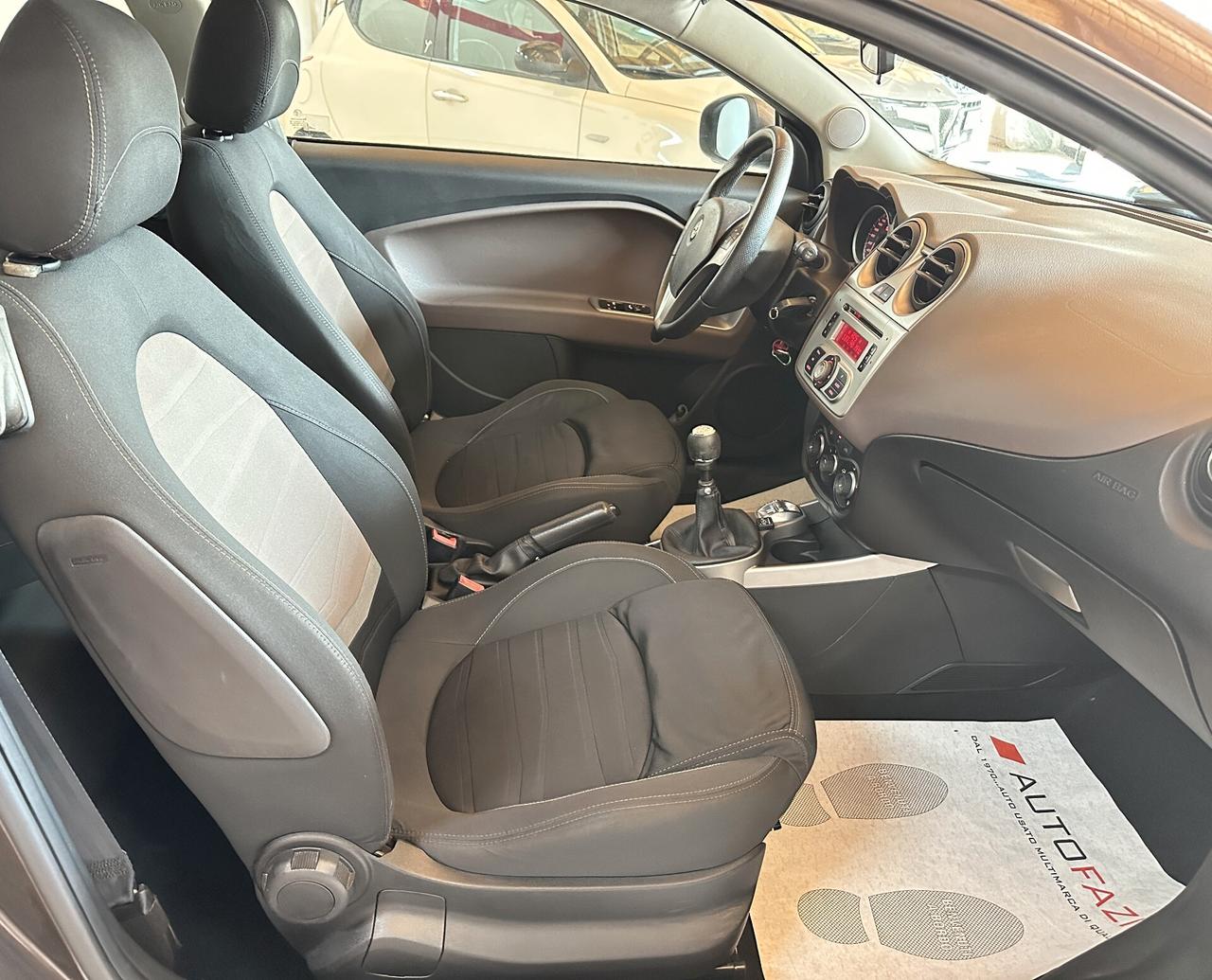 Alfa Romeo MiTo 1.4 78 CV Distinctive Premium Pack