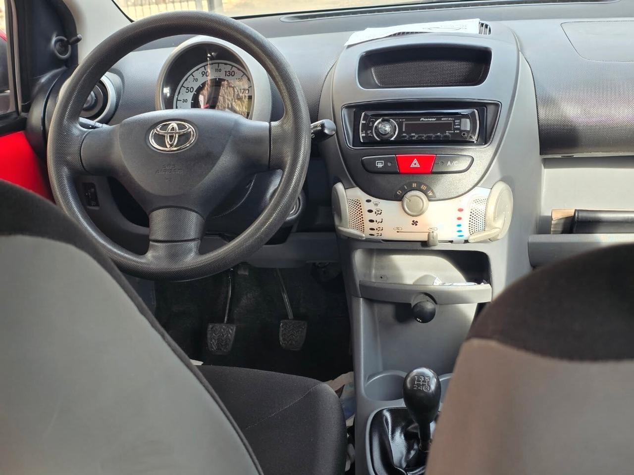 Toyota Aygo 1.0 12V VVT-i 5 porte Sol