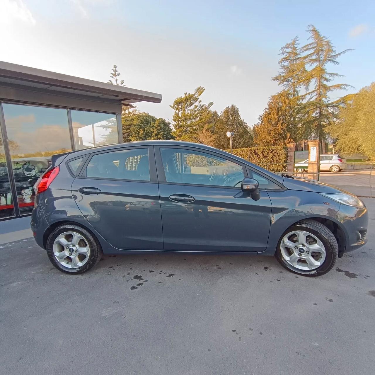 Ford Fiesta 1.5 TDCi 75CV ok NEOPATENTATI