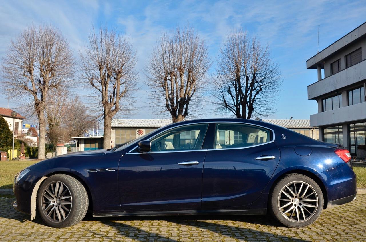 MASERATI GHIBLI 3.0 V6 DS 275cv AUTO, TUTTI SERVICE UFF MASERATI, UFF ITALIANA, 19", NAVI, RETROCAMERA, PERMUTE