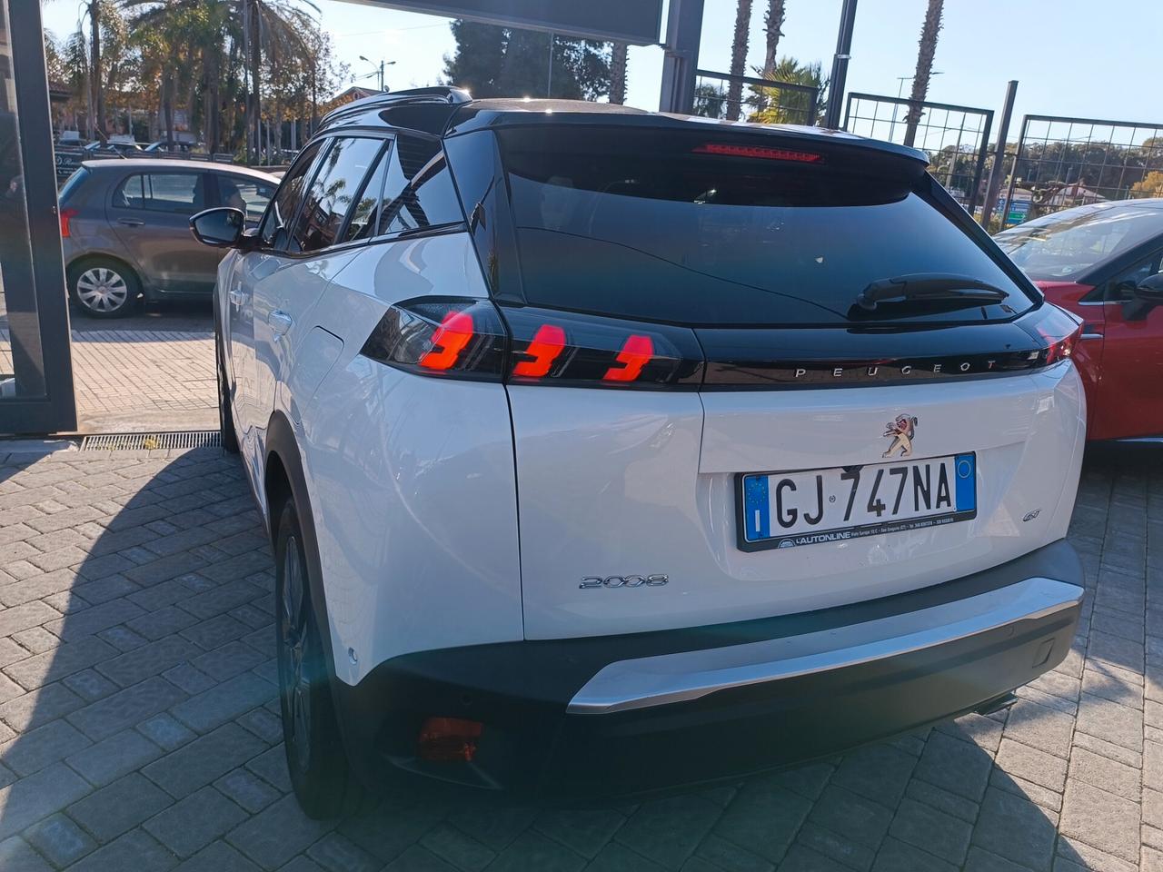 Peugeot 2008 BlueHDi 130 S&S EAT8 GT