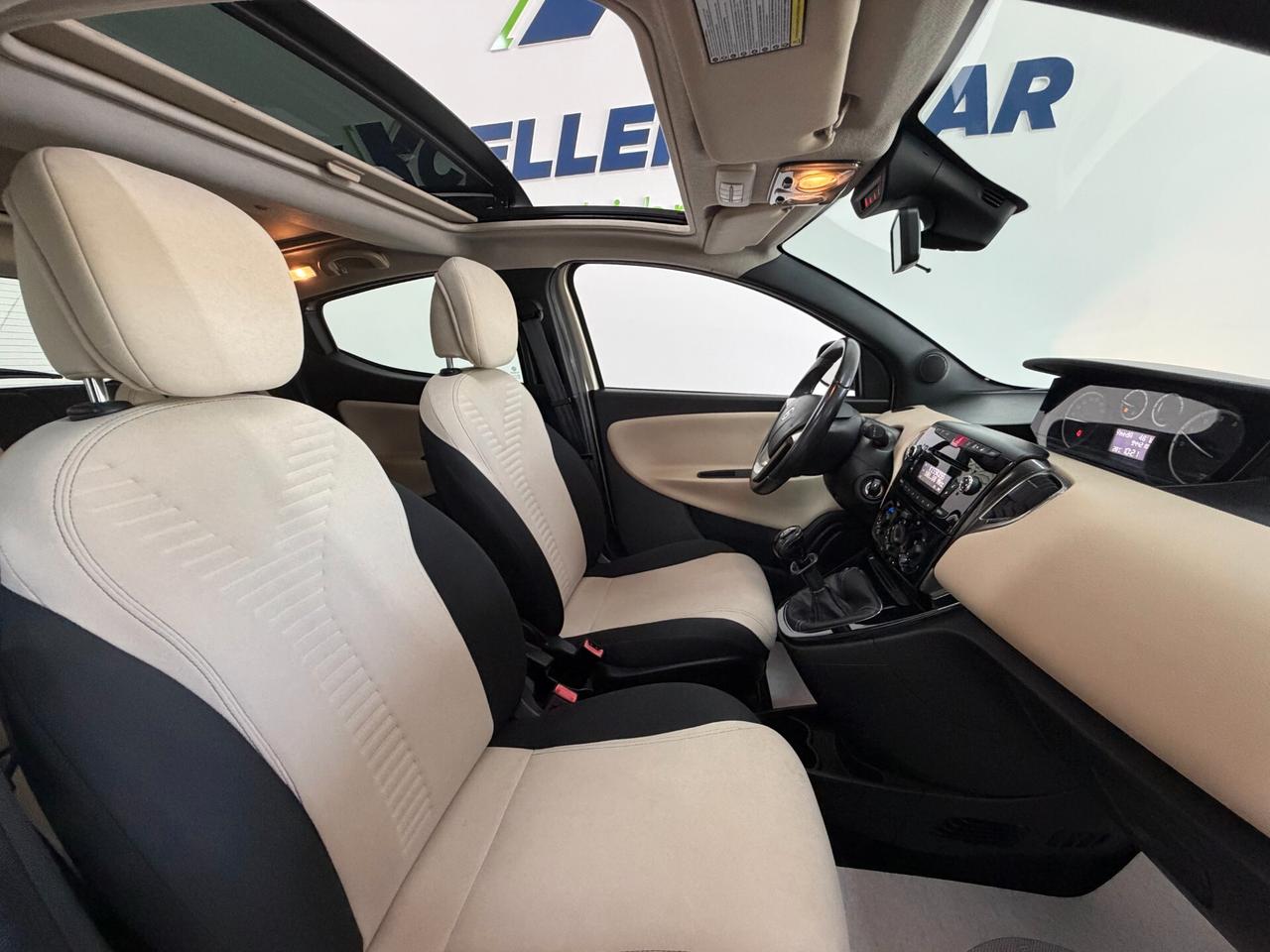 Lancia Ypsilon 1.2 69 CV 5p. Gold TETTO PANO/BI-COLOR/CLIMA