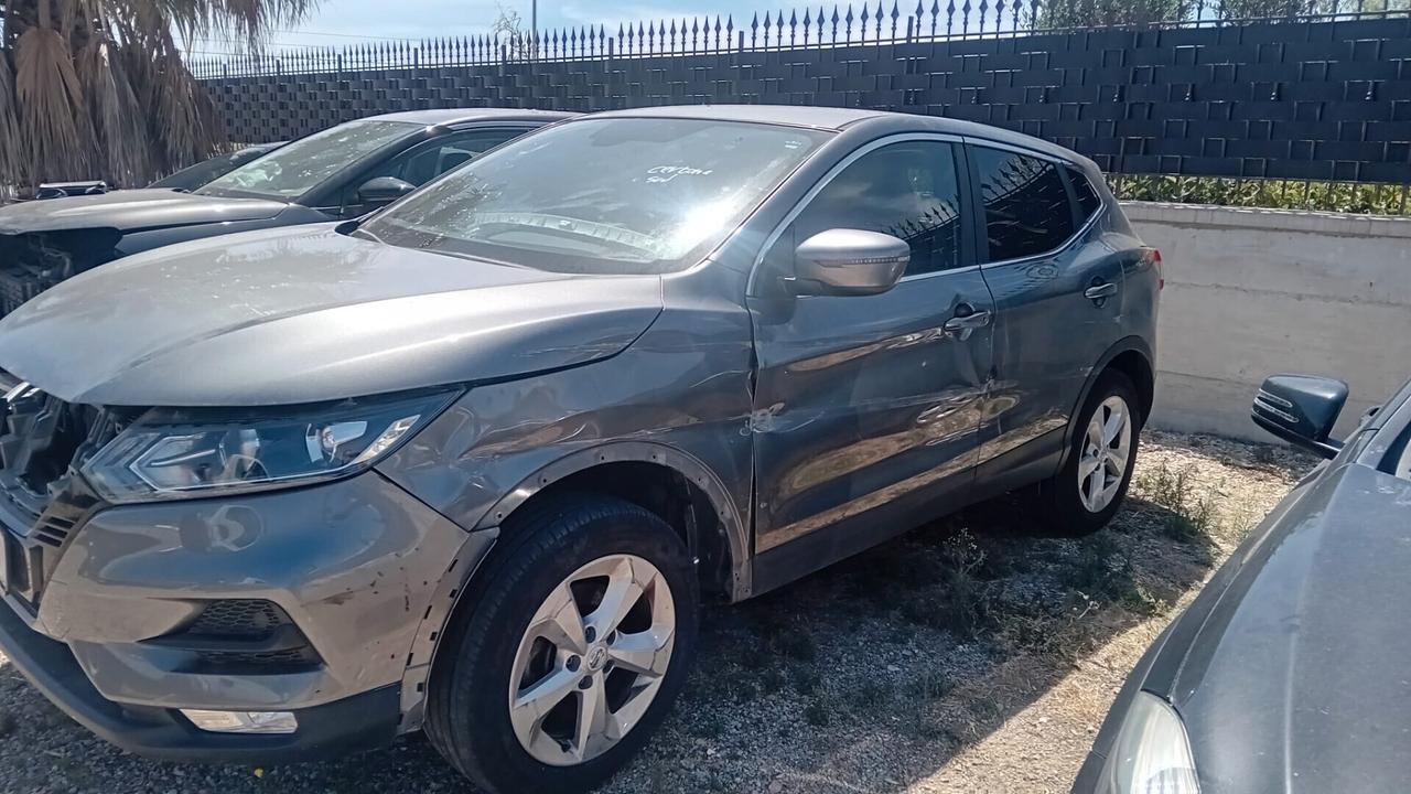 Nissan Qashqai 1.5 dCi Acenta SINISTRATO
