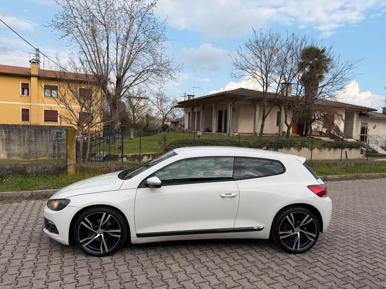 Volkswagen Scirocco 2.0 TDI Ok Neopatentato