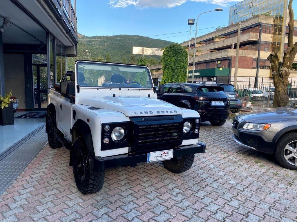 LANDROVERDefender902.2TD4StationWagon