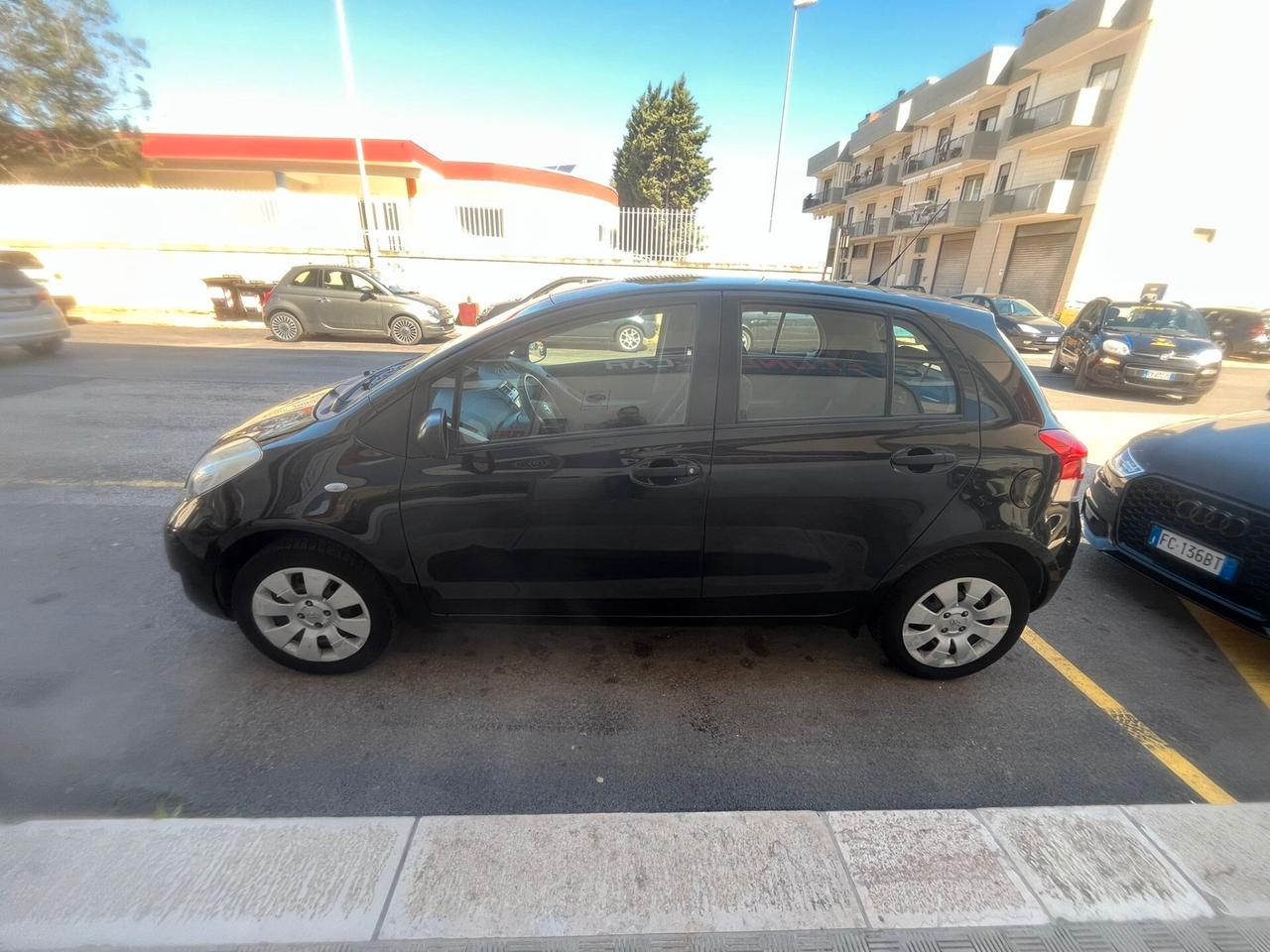 Toyota Yaris 1.3 5 porte Sol