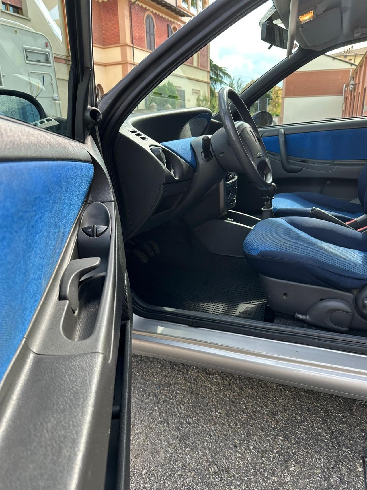 Lancia Y 1.2i cat Elefantino Blu