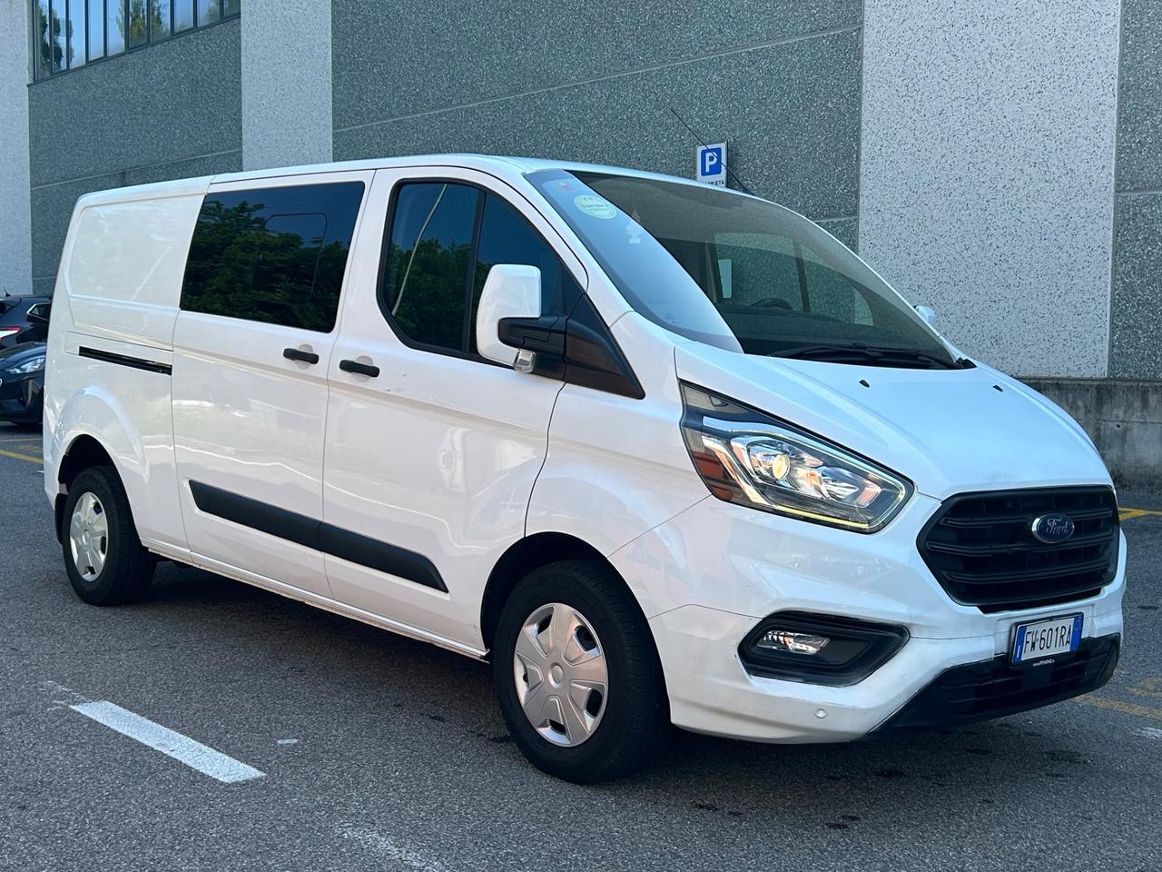 Ford Tourneo Custom Transit 300 2.0 TDCi 130 CV Titanium Doppia Cabina 6 Posti