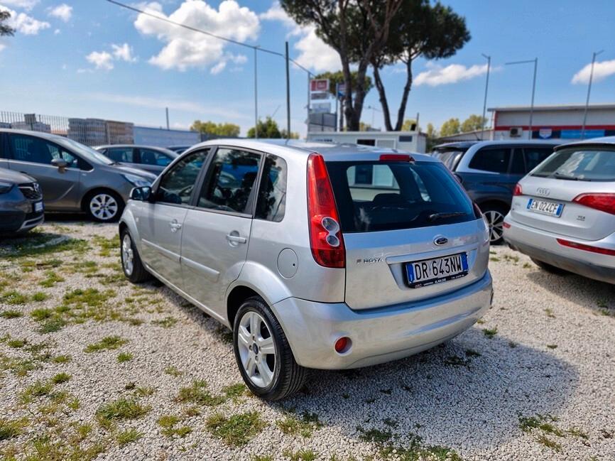 Ford Fiesta 1.2 16V 5p. Ghia