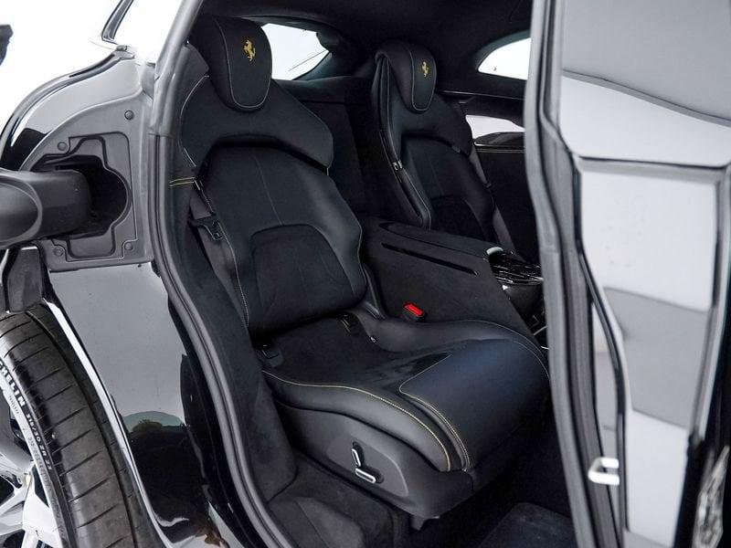 Ferrari Purosangue 6.5 V12 F1 DCT 4WD