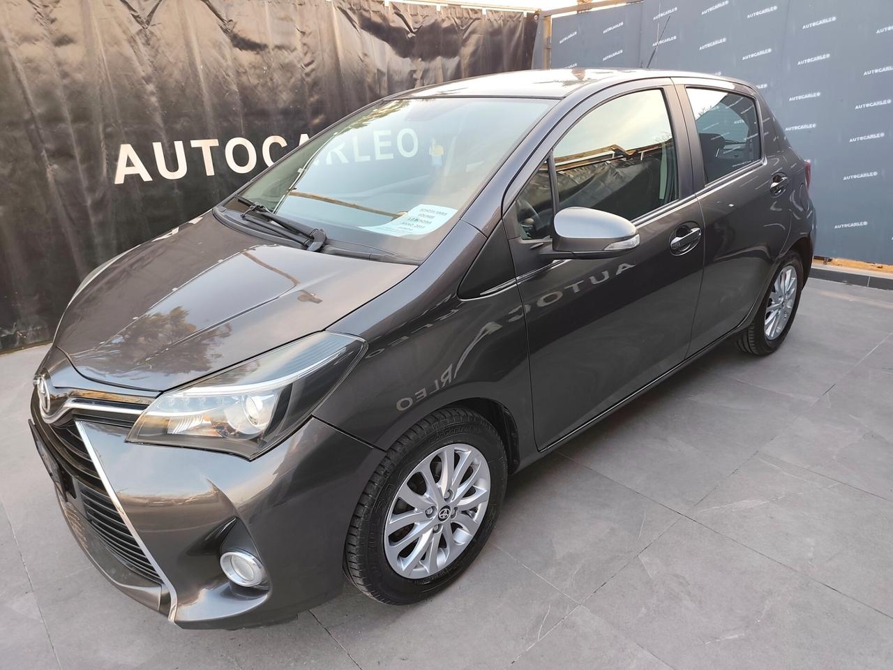 Toyota Yaris 1.0 BENZINA Lounge