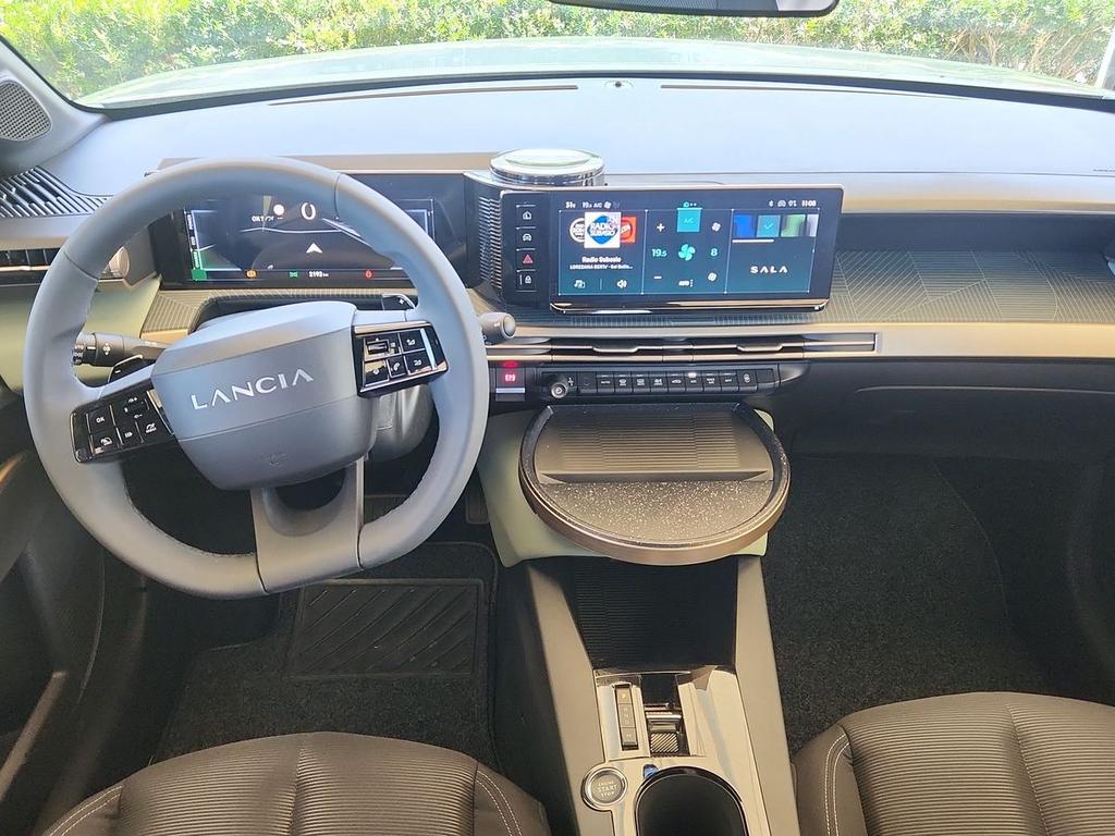 Lancia Ypsilon 1.2 mhev Edizione Cassina e-dct