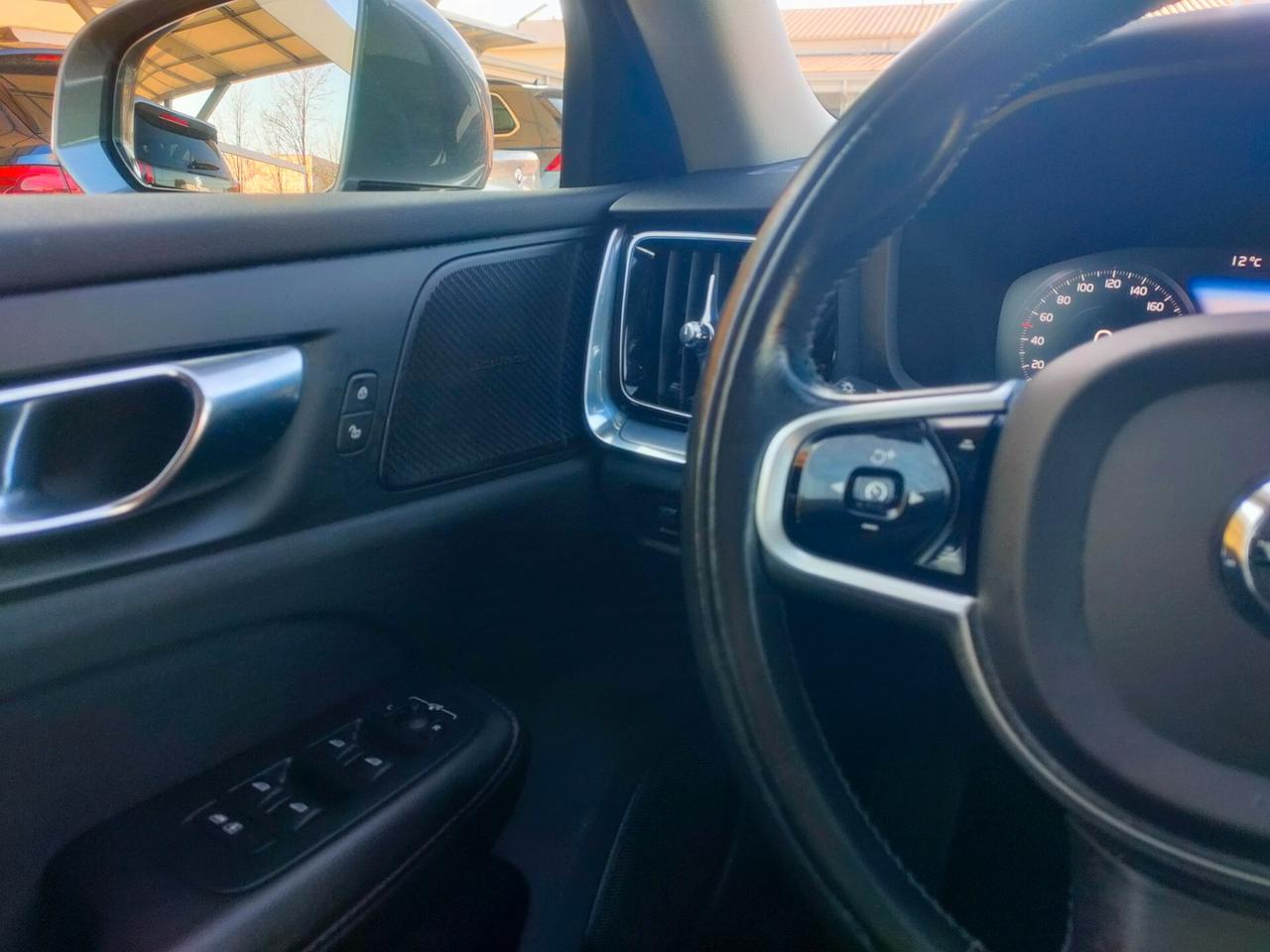 Volvo V60 B4 Geartronic Momentum Business Pro